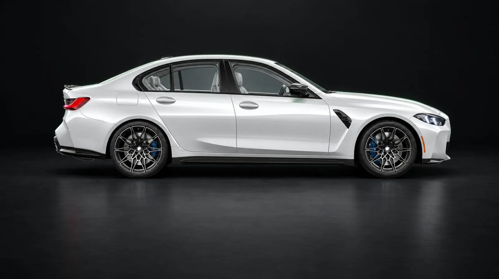Sedan, side view, with the selected window tint